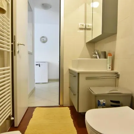 Moderne In Mit Offener Terrasse Apartment Umag