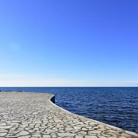 Apartment Moderne In Mit Offener Terrasse Umag