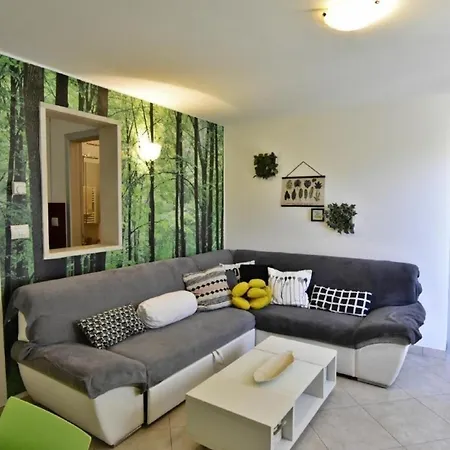 Moderne In Mit Offener Terrasse * Umag