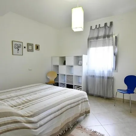 Moderne In Mit Offener Terrasse Apartment