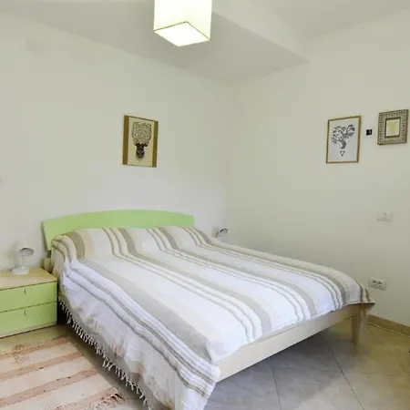 Moderne In Mit Offener Terrasse Apartment