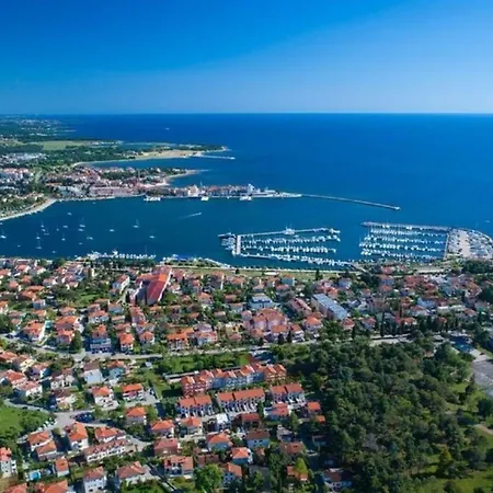 Moderne In Mit Offener Terrasse Lejlighed Umag